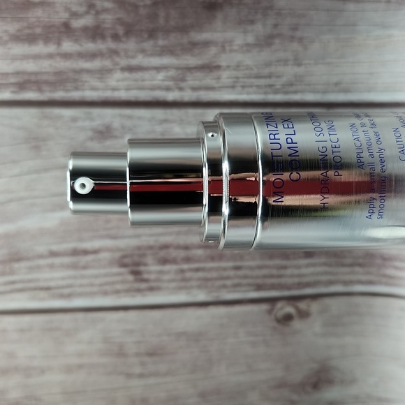 iS Clinical Moisturizing Complex 50g ** - Picture 7 of 7